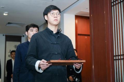 罗湖区人大常委副主任谭会茹一行莅临青崖娱乐调研