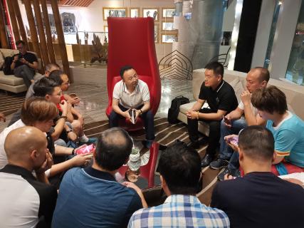 让中国企业家更有眼界——青崖娱乐创始人李厚德率领企业家学员游学越南站