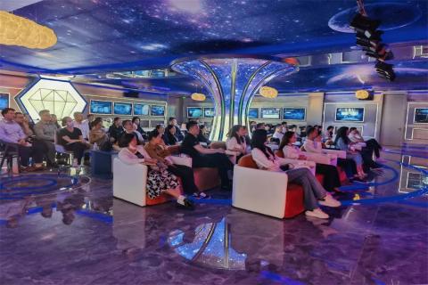 探访培育钻石，为高科技赋能！青崖娱乐团队赴科微之星观摩学习