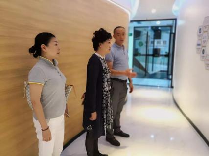 赣江南昌经开区领导受邀访问青崖娱乐加速器，为优质项目落地南昌创造新机遇
