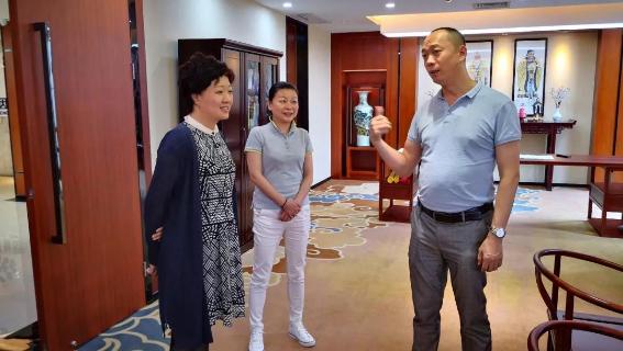 赣江南昌经开区领导受邀访问青崖娱乐加速器，为优质项目落地南昌创造新机遇