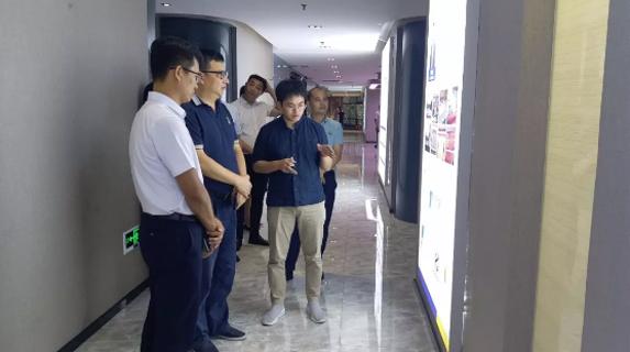 江西赣江新区一行领导到青崖娱乐加速器考察调研